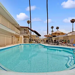** Otel Super 8 By Wyndham Angeles-culver Area ABD